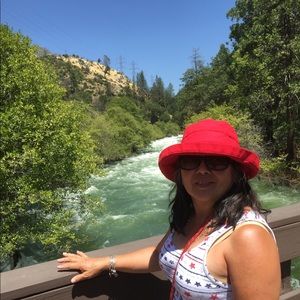 Meet your Posher, Elisa